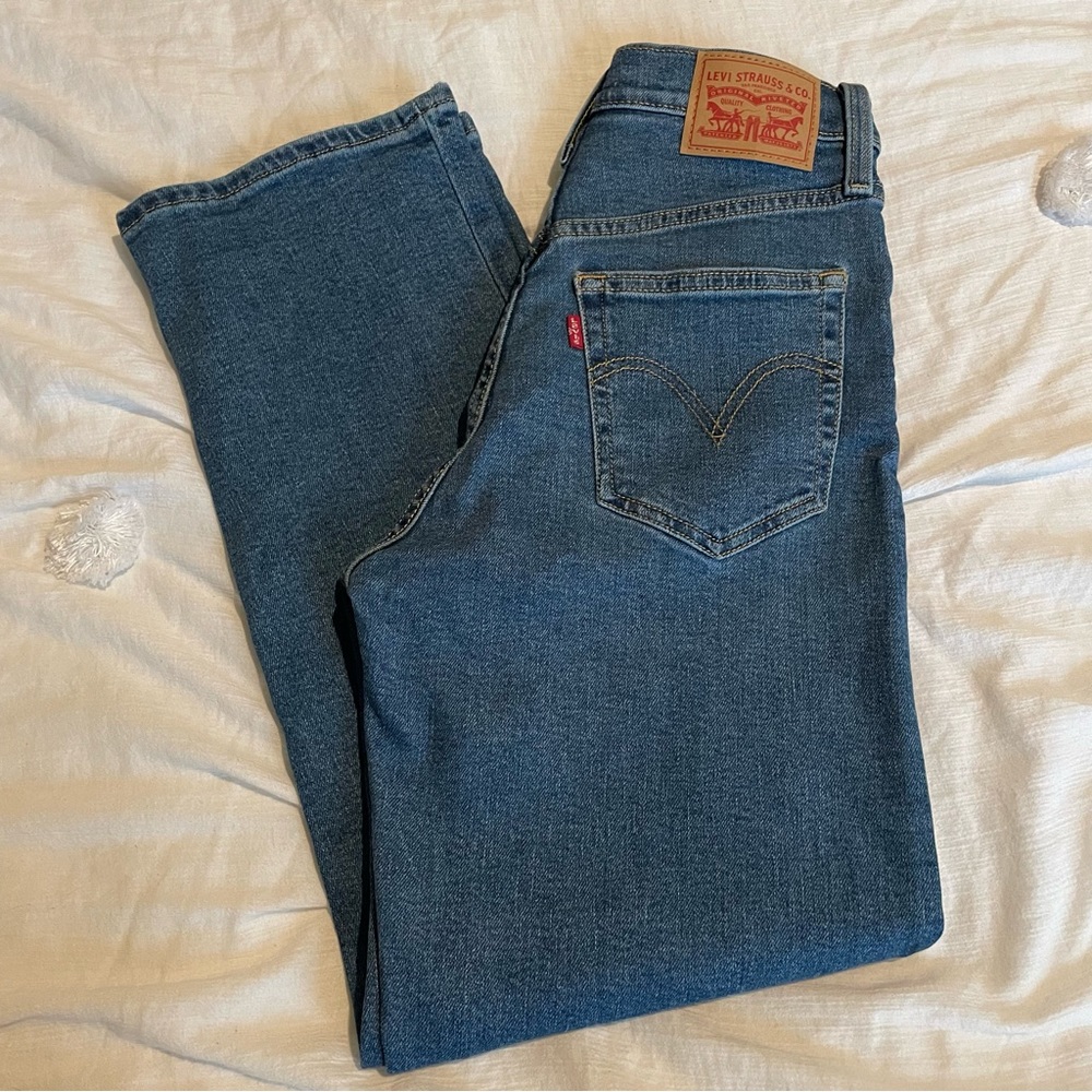Relaxed Straight Ankle Medium Wash Levis Jeans